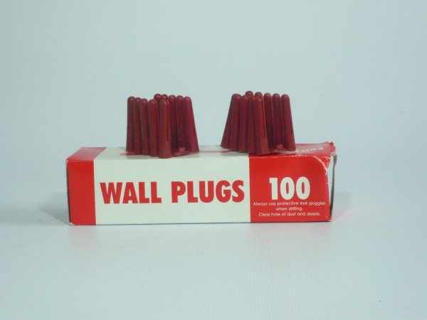 Red Plastic Rawl Plugs (100 Per Box) 